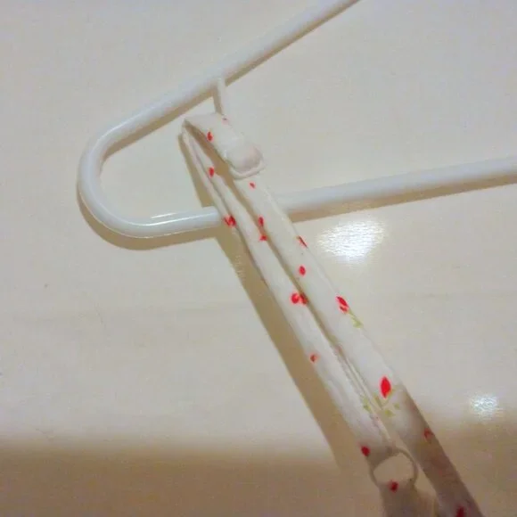 White Red Ditsy Floral Babydoll Cami Top L Cottagecore Coquette Y2K Ruffle Hem - Picture 4 of 5